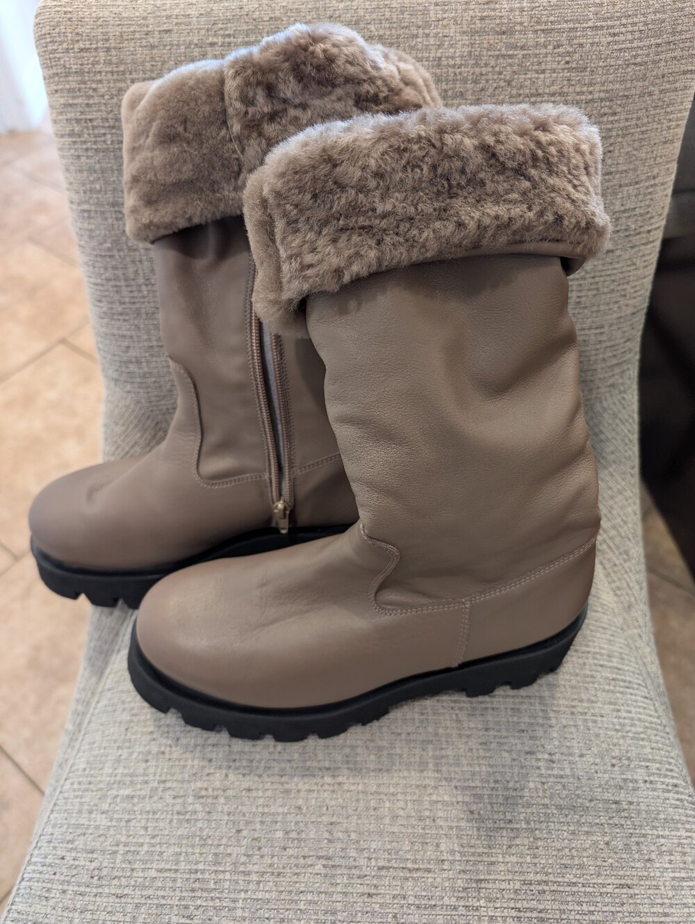 NWOT Paloma Barcelo Luka Leather/Shearling Boots,38